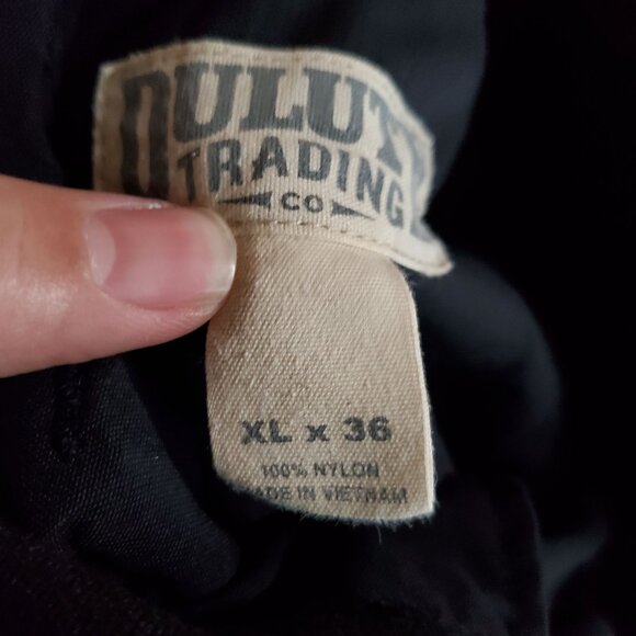 Duluth Trading Pants Mens XLx36 Black Convertible Cargo Lightweight Nylon - Picture 3 of 10